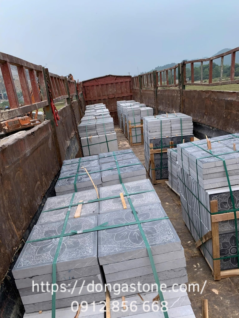 Quy Trình Đóng Hàng Đá Xanh Thanh Hóa Bằng Pallet 2 Đóng pallet được ưa chuộng vì giúp hàng hóa chắc chắn hơn, giảm hư hỏng, dễ bốc xếp và tiết kiệm diện tích kho cũng như chi phí vận chuyển.