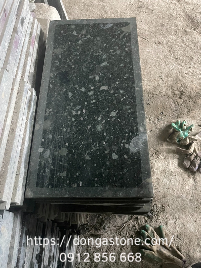 Báo Giá Đá Xanh Rêu Mài Honed Cà Viền Đầy Đủ Các Kích Thước 5 Đá xanh rêu mài honed cà viền bền chắc, phẳng mịn với viền tinh tế và giữ màu bền đẹp theo thời gian.
