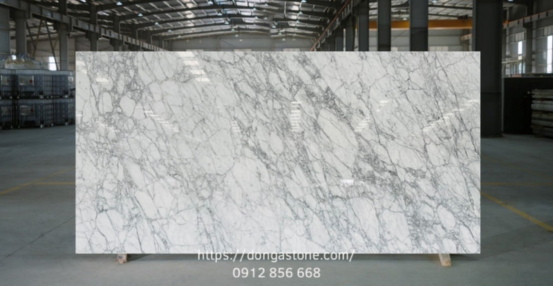 Phân Loại: Các Loại Đá Tự Nhiên Phổ Biến Và Ứng Dụng 4 Đá cẩm thạch (marble) nổi bật với vẻ đẹp sang trọng, vân đá tự nhiên độc bản và màu sắc phong phú như trắng, vàng, xanh, đen…