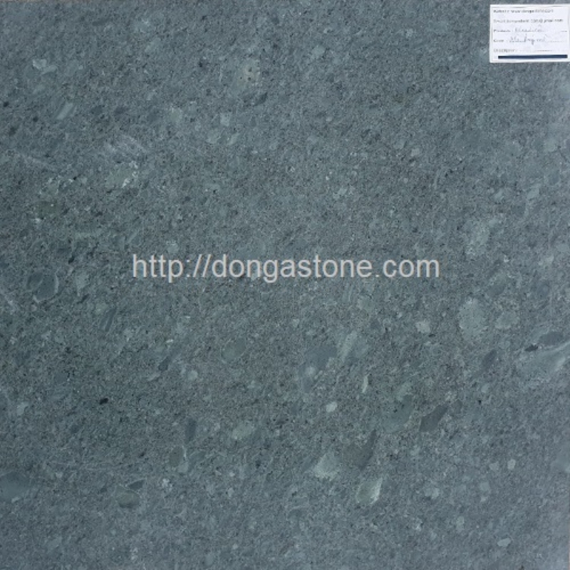 Bề mặt đá mài honed ít bám bụi, dễ lau rửa và giữ được vẻ sạch đẹp trong quá trình sử dụng lâu dài.