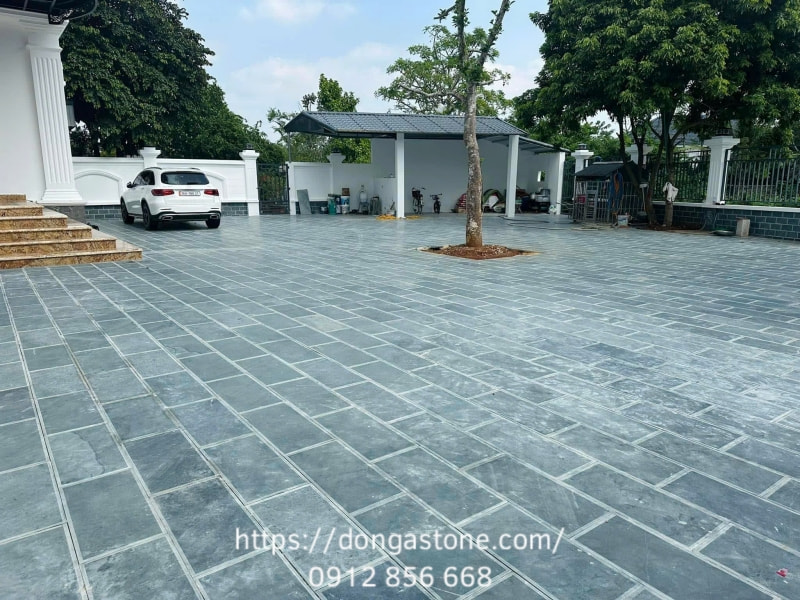 Sản phẩm được sử dụng đa dạng và phổ biến trong lát sân, ốp tường, bó vỉa, bậc cầu thang, đá mỹ nghệ và các công trình công cộng.