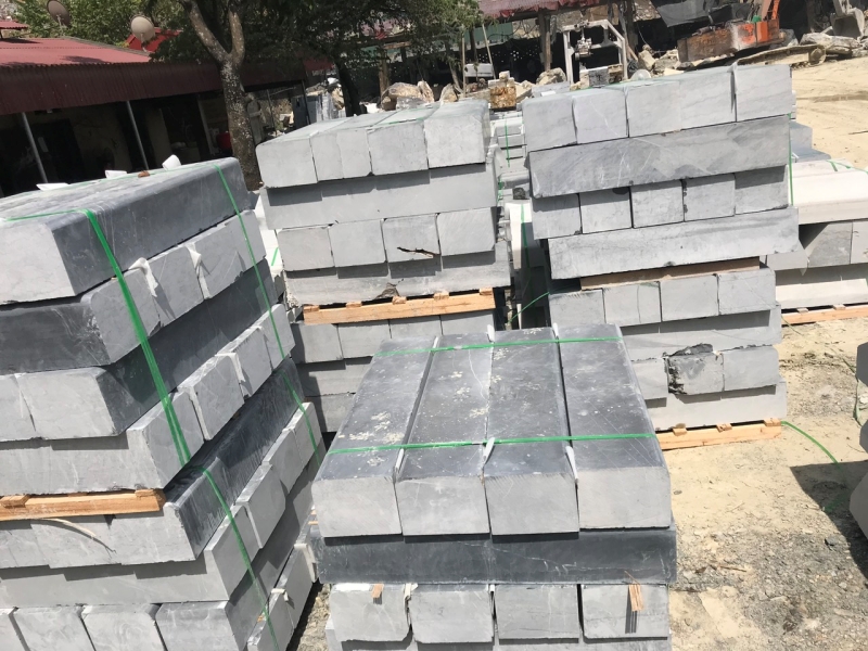 Nên mua số lượng lớn từ các đơn vị uy tín để đảm bảo đồng nhất về màu sắc và được tư vấn kỹ thuật lắp đặt phù hợp.