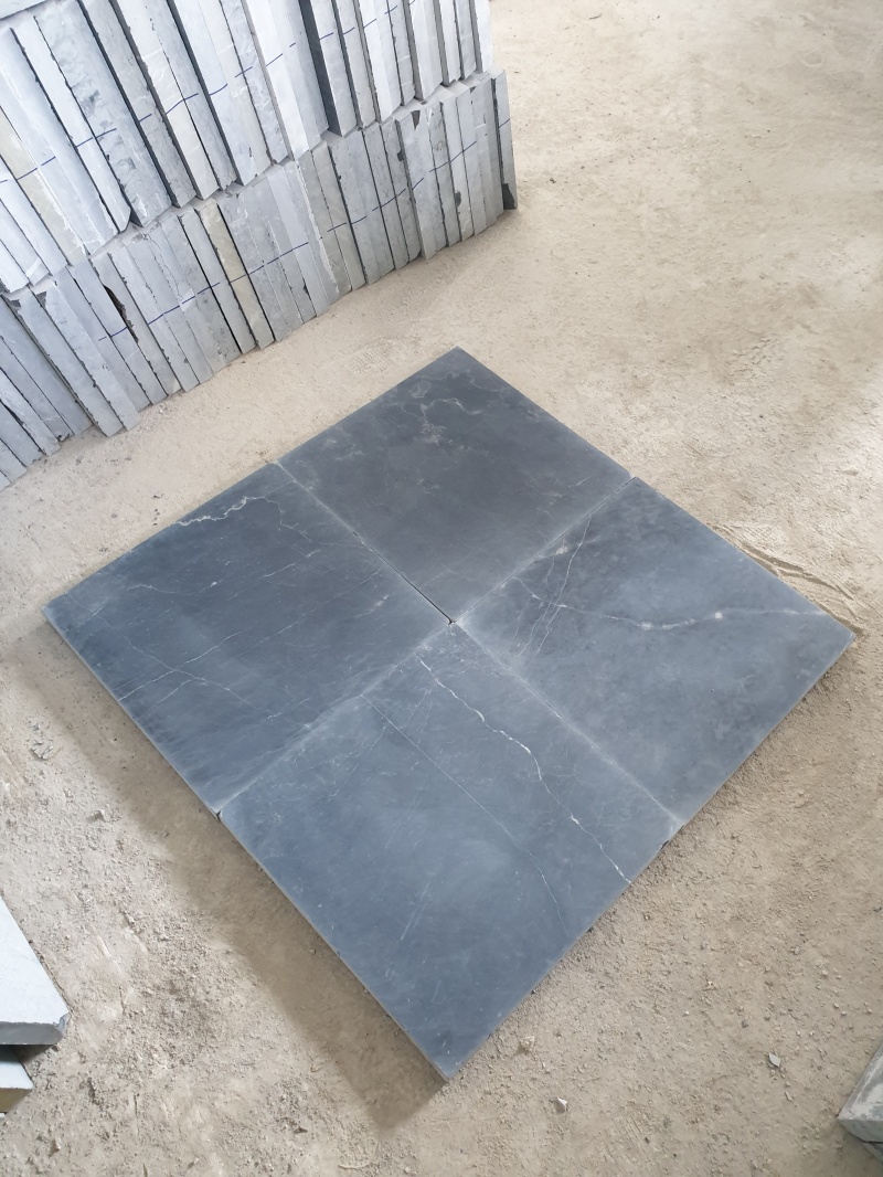 Liên hệ Hotline 0912.856.668 và cung cấp thêm số lượng m2, kích thước cụ thể (30x30, 30x60, 40x40...), và địa chỉ nhận hàng để nhận báo giá chính xác nhất.