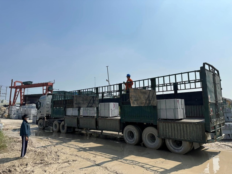 Nhờ nguồn đá được khai thác trực tiếp tại mỏ, Đông Á Stone chủ động về chất lượng, tiến độ và chi phí cung ứng cho các công trình.