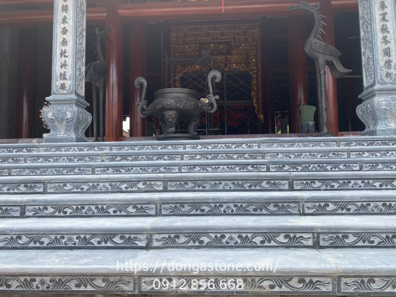 Sản phẩm Đá Xanh Thanh Hóa tại Đông Á Stone được ứng dụng rộng rãi để làm bậc tam cấp trong các khu di tích như đền chùa.