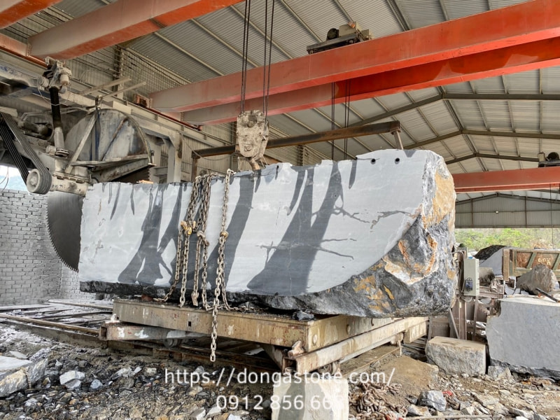 Quy Trình Sản Xuất Đá Xanh Đen Tự Nhiên Chất Lượng Cao 1 Tìm hiểu quy trình sản xuất đá xanh đen tự nhiên chất lượng cao tại Đông Á Stone như thế nào?