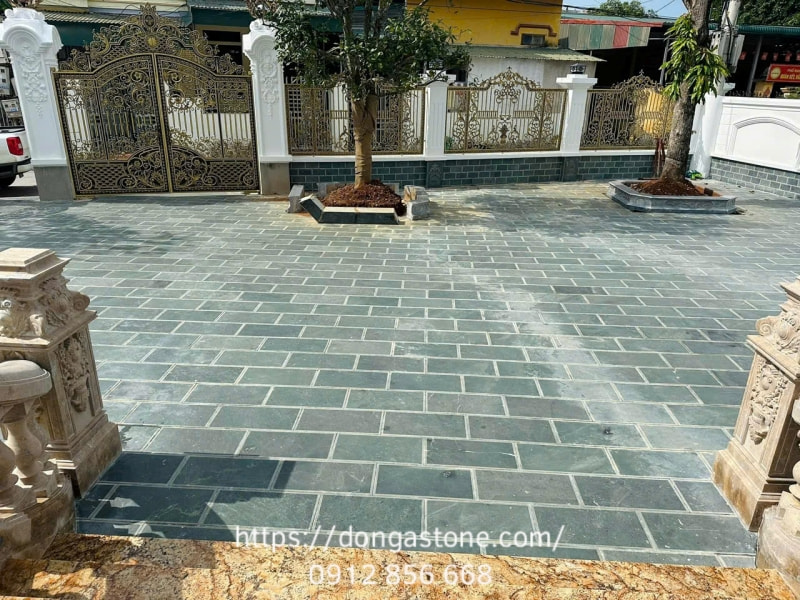 Thi công đá xanh Thanh Hóa giữ vai trò quyết định đến độ bền và tính thẩm mỹ của công trình. 