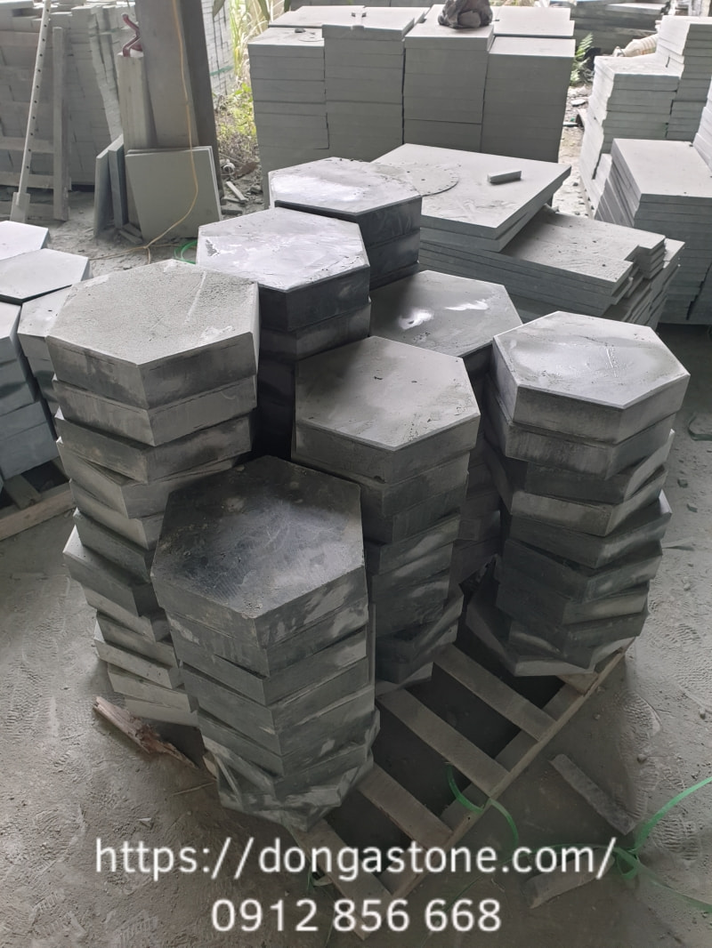 Đá Xanh Rêu được gia công lục giác bằng máy tại Nhà máy của công ty Đông Á Stone.