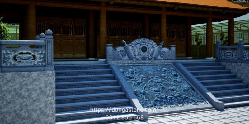 Đá xanh rêu chạm khắc hoa văn cổ giúp cân bằng năng lượng phong thủy cho khu thờ tự.