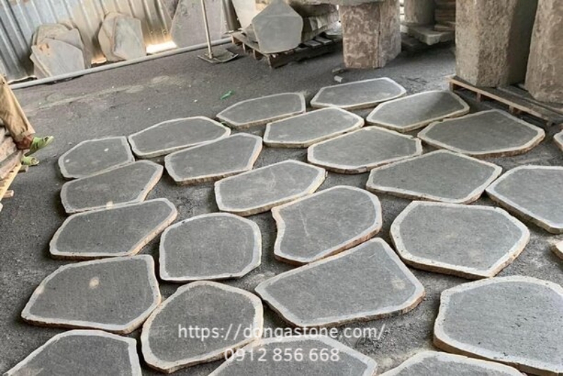 Đá thớt Bazan sử dụng cho lối đi sân vườn với bề mặt nhám chống trơn trượt.