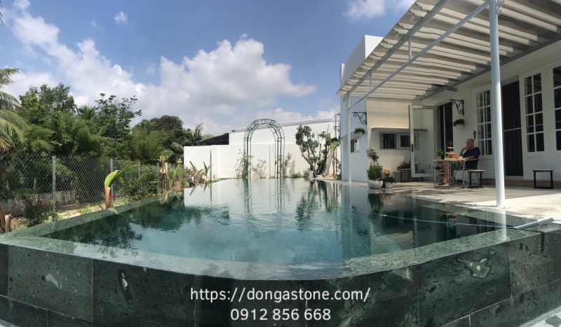 Đá Xanh Rêu Có Trơn Không? Đánh Giá Độ Bền Khi Lát Ngoài Trời 4 Đá xanh rêu không hư tổn dưới sự thay đổi đột ngột của nhiệt độ môi trường, càng dùng lâu càng đẹp.
