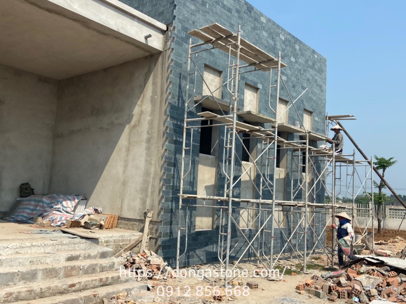 Đá ốp mặt tiền dòng xanh Ngọc Lặc có giá thành cao nhưng hiệu ứng thẩm mỹ độc đáo, không “đại trà”.