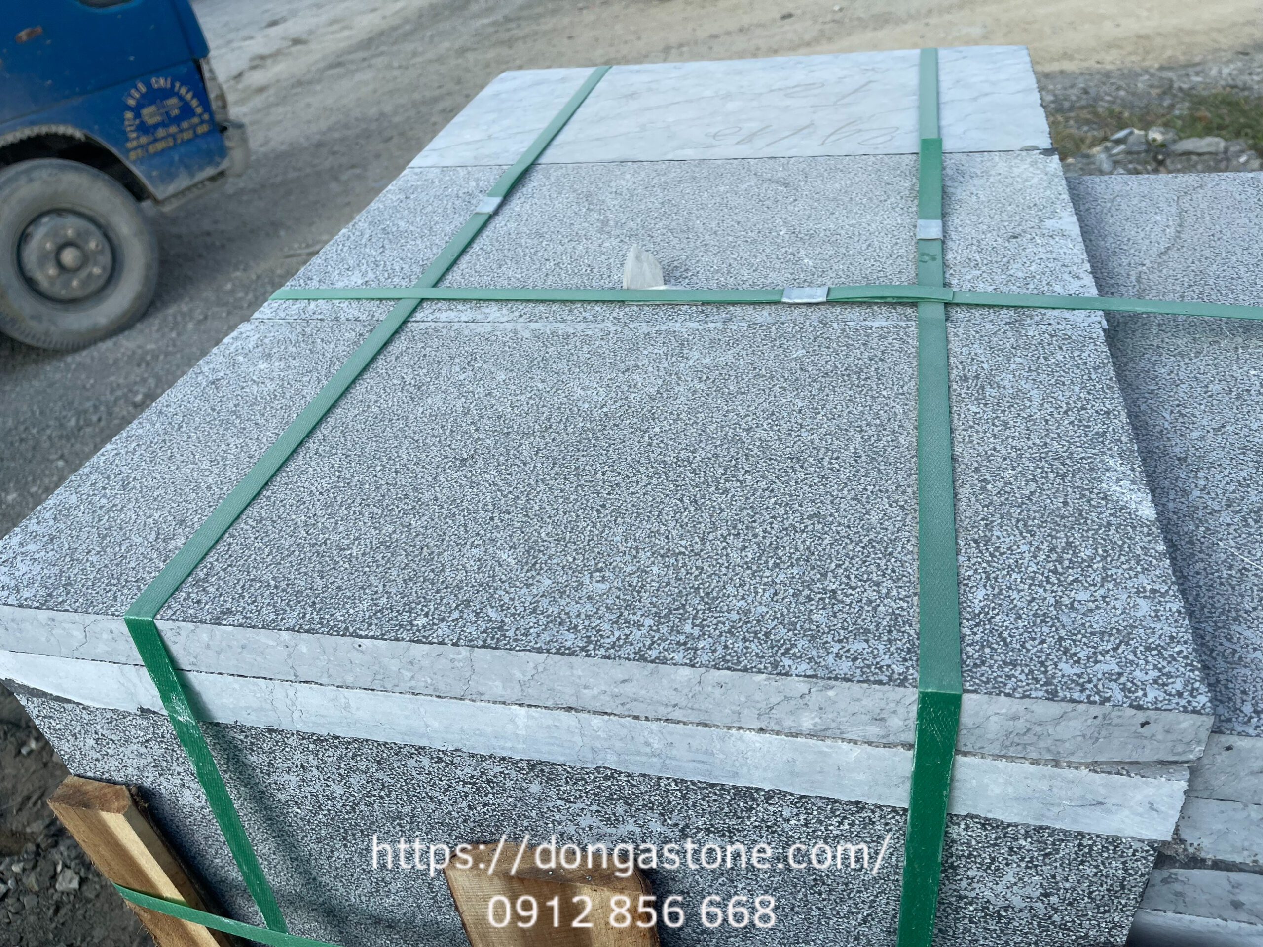 Cách chọn đá Xanh Thanh Hóa ốp tường & lát sân hợp phong thủy