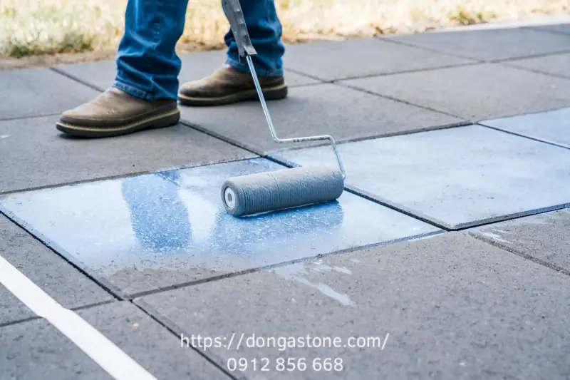 Hướng dẫn xử lý vết bẩn trên đá xanh rêu Thanh Hóa hiệu quả, không làm hỏng bề mặt