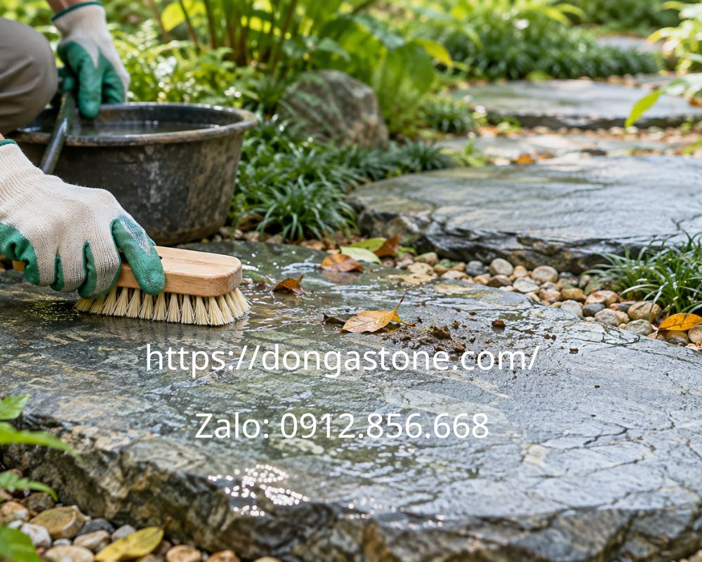 Đá bước dạo sân vườn: Mẫu đá, bảng giá và cách lựa chọn 17 Vệ sinh đá bước dạo bằng bàn chải mềm và nước sạch